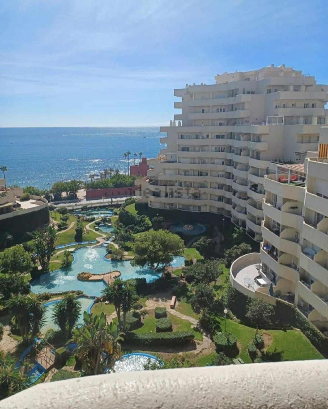 Stefys Beach Apartment Бенальмадена Экстерьер фото